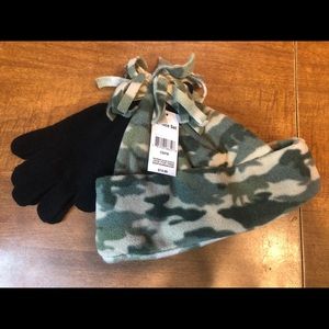 NWT boys hat and mitten set